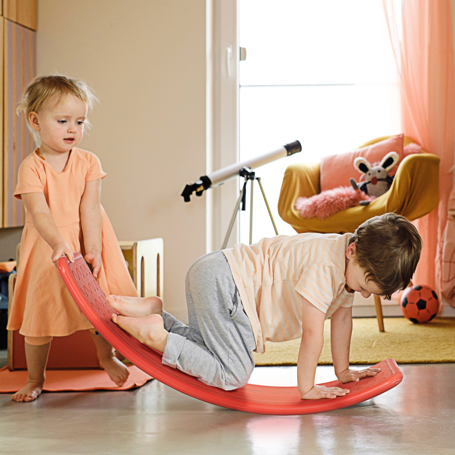 Qaba 32.3" Balance Board, Wobble Board Kids Curvy Rocker Board, Ended Preschool Learning Montessori Waldorf Toy, Red