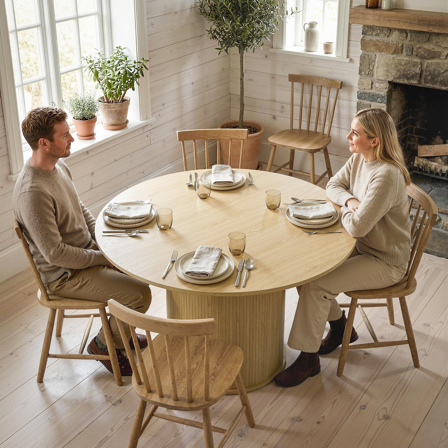 Round Dining Table for 4-6, 47 Inch Kitchen Table with Fluted Pedestal Base, for Kitchen Living Room Dining Room, Natural