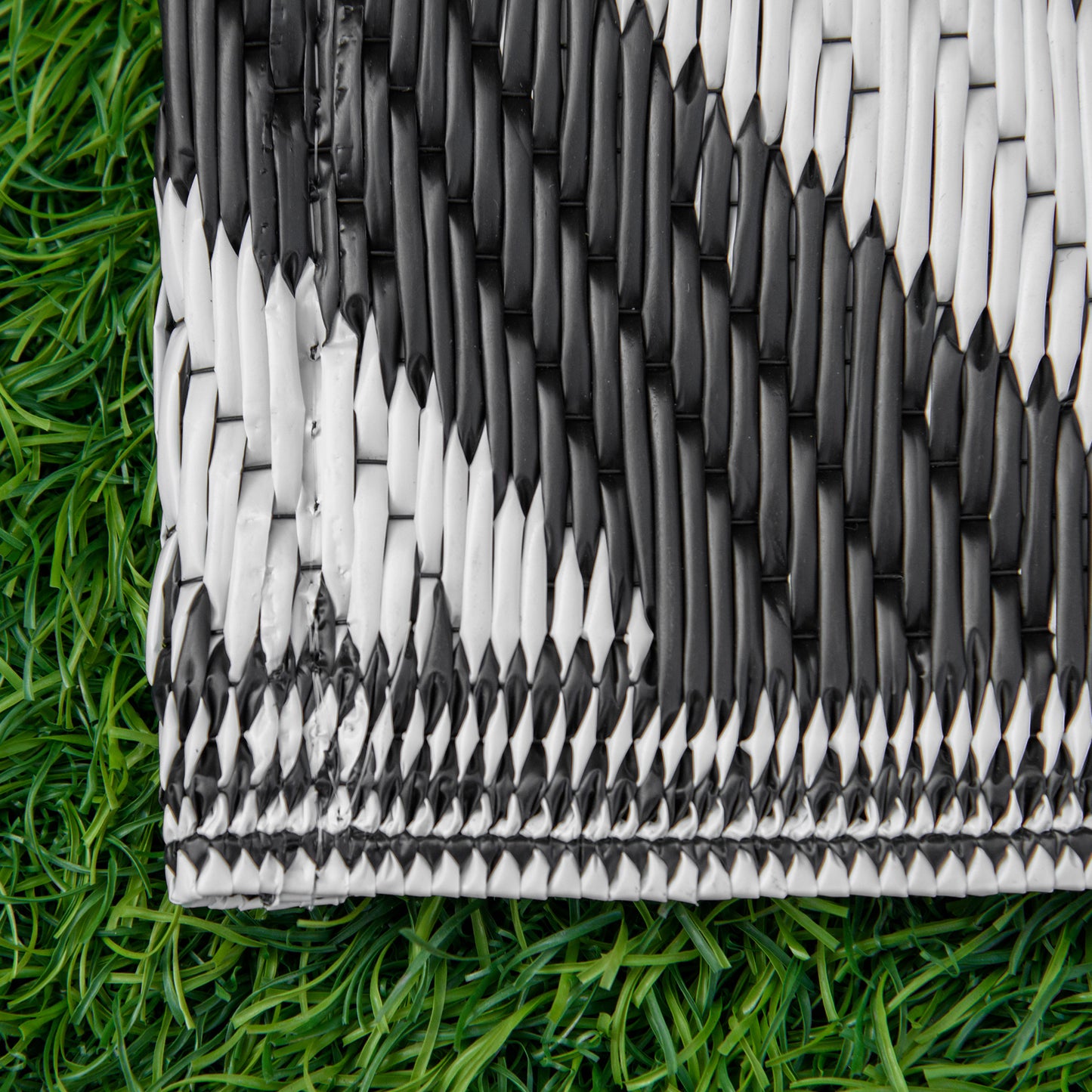 Reversible Outdoor RV Rug, Patio Floor Mat, 5' x 8' Plastic Straw Rug for Backyard, Deck, Beach, Camping, Black & White