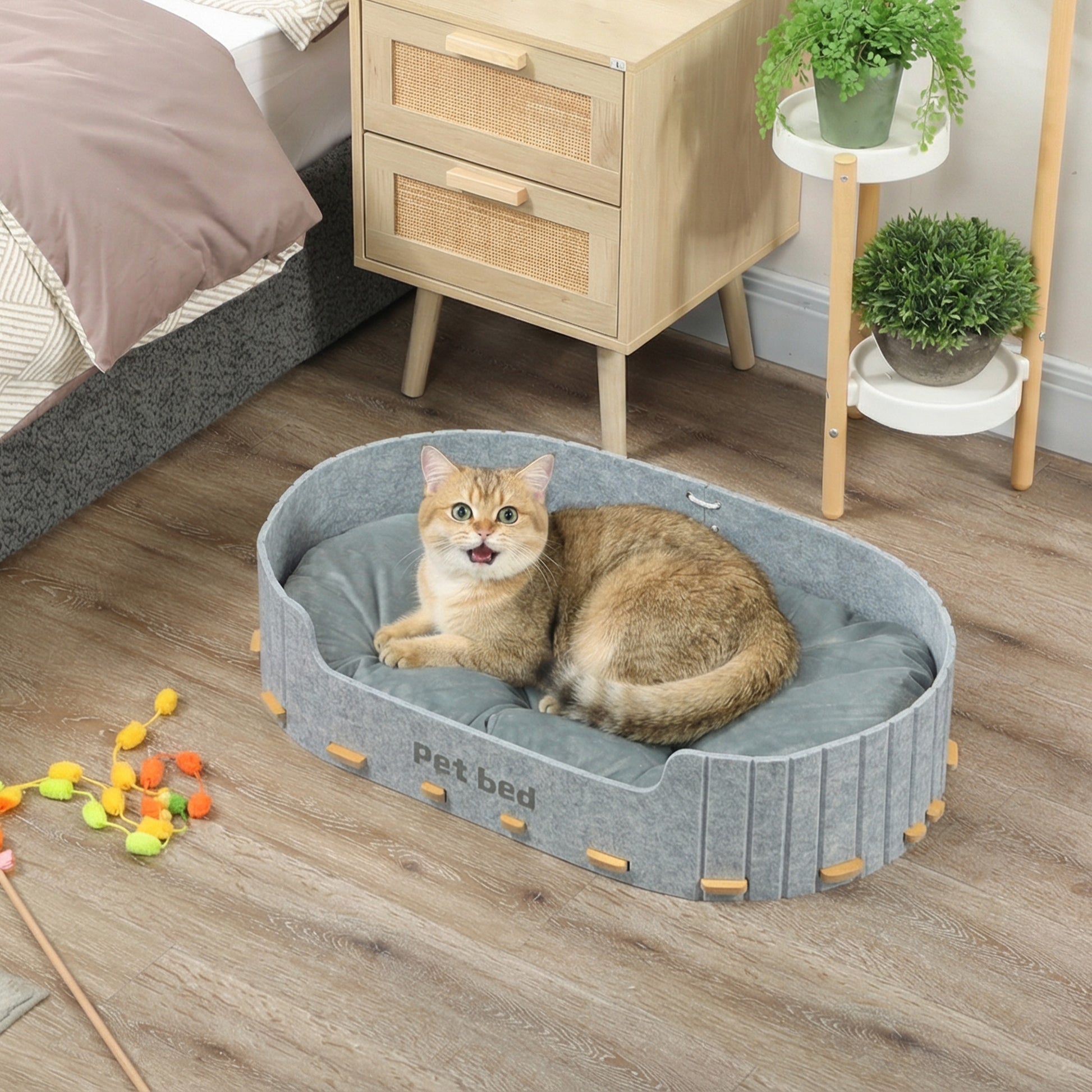 Dog Bed, Cat Bed with Washable Removable Cushion, Scratch-Resistant, Felt Cat Couch Sofa for Small Medium Dogs, Grey