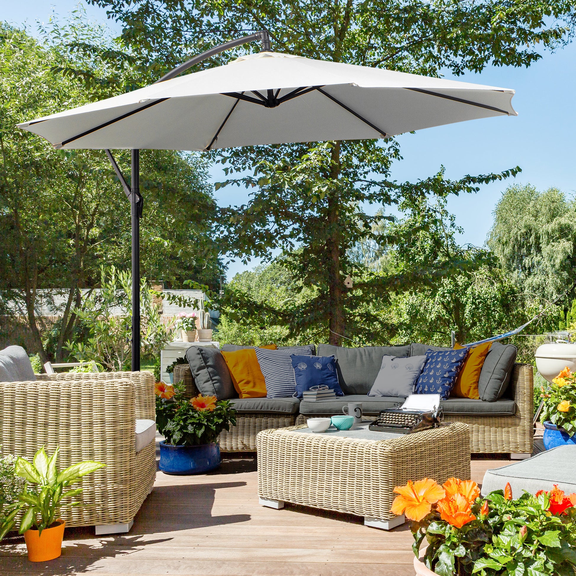 9.7ft Offset Patio UmbrellaCantilever Parasol with Crank Handle, 8 Ribs and Cross Base for Outdoor, Sun Shade, Cream